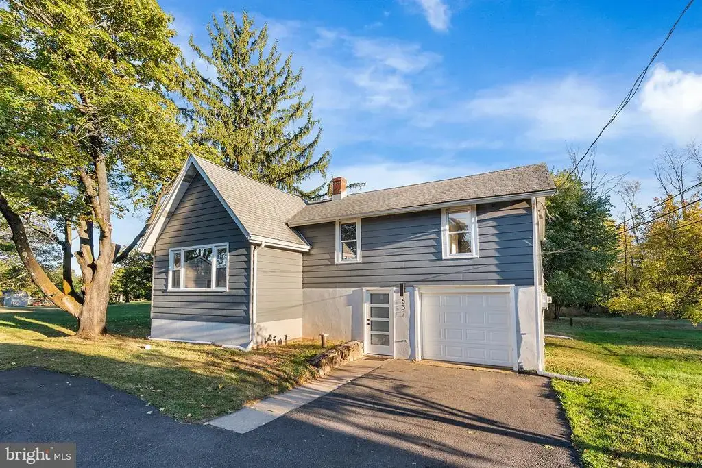 657 Trumbauersville Rd, QUAKERTOWN