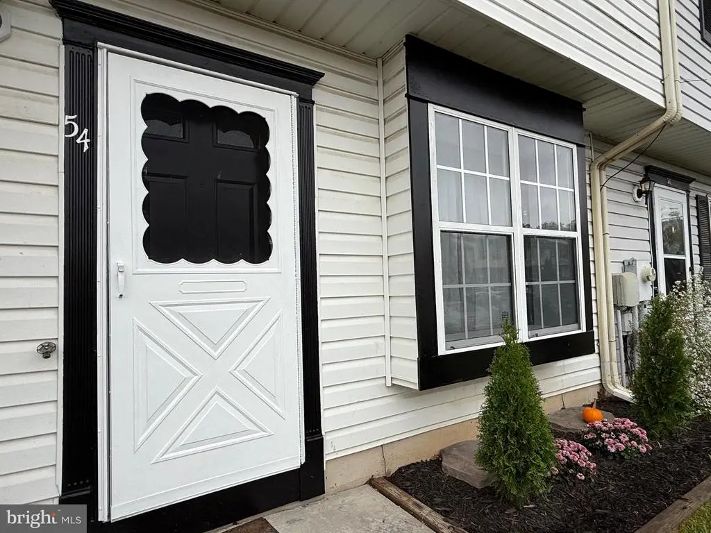 54 Chelmsford Ct, Middle River