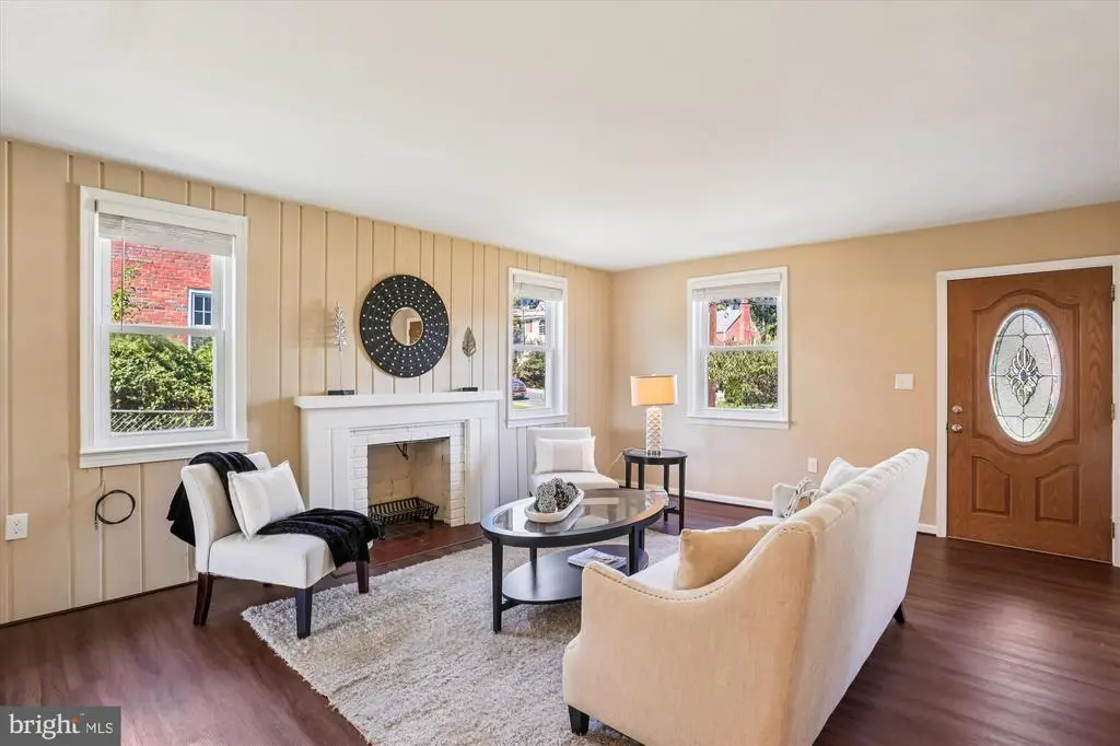 206 Timberwood Ave, SILVER SPRING