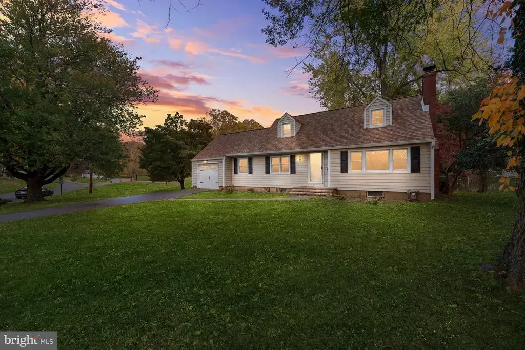 409 N Pine St, LANGHORNE