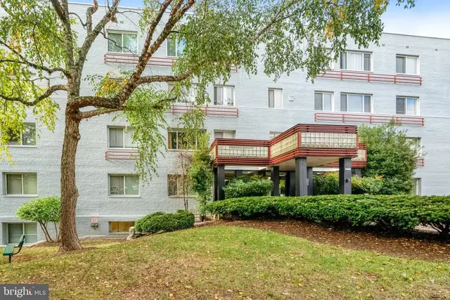 3701 5th St S #212, Arlington