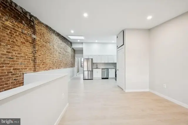 2416 N Charles St, Baltimore