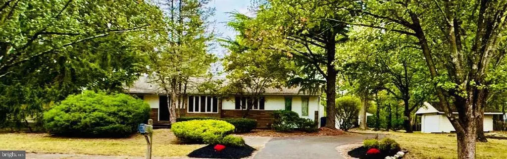 3 Southgate Dr, VOORHEES