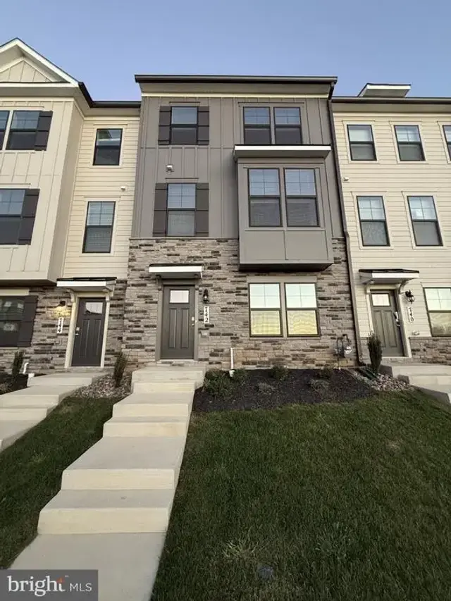 742 Compass Way, Frederick