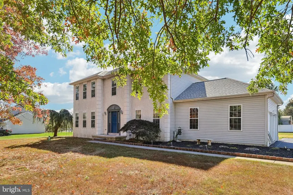 104 Berkshire Ln, ROYERSFORD