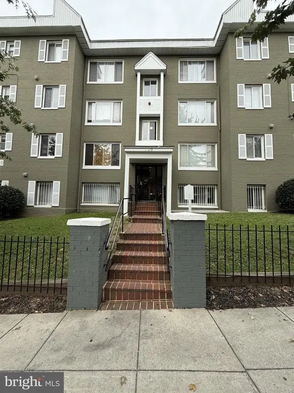 750 Barnaby St Se #t3, WASHINGTON