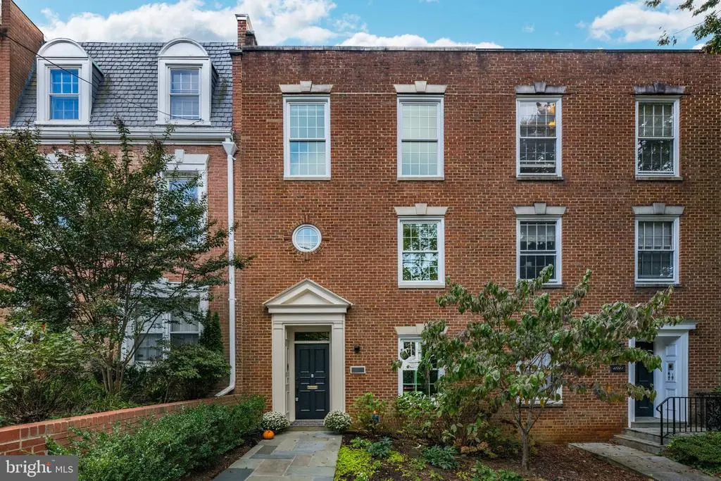 4224 River Rd Nw, WASHINGTON