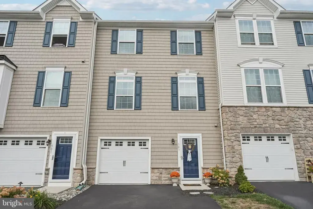 303 Pin Oak Ln, PERKASIE