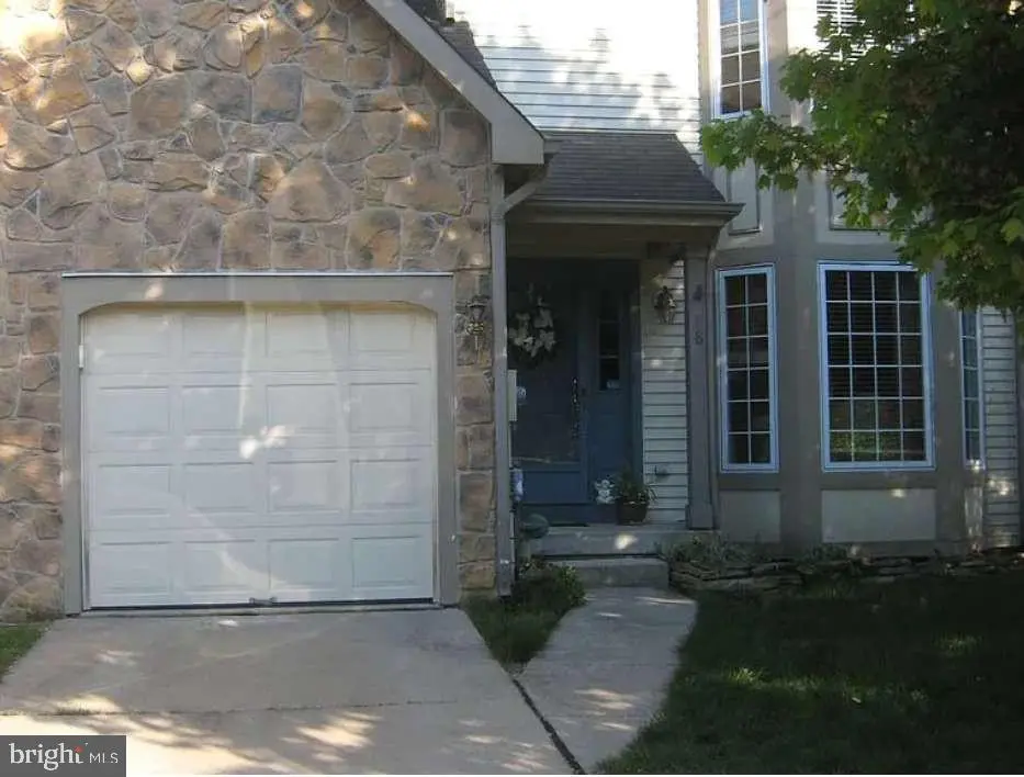 18 Langcliffe Ct, MOUNT LAUREL