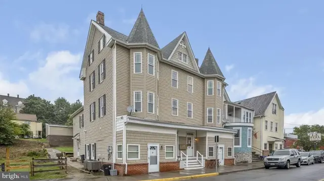 107 E Potomac St #109, Brunswick