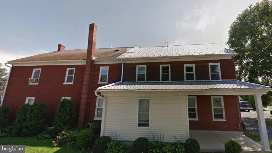 402 Linden Grove Rd, New Holland