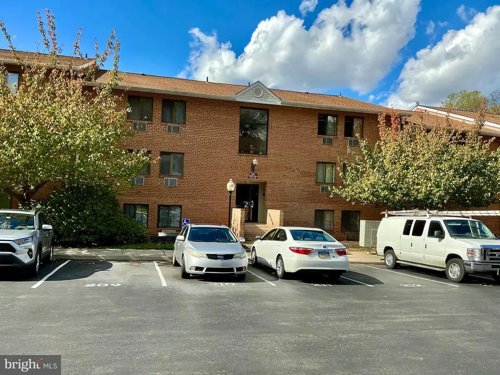 500 Campbell Cir #h-17, Downingtown