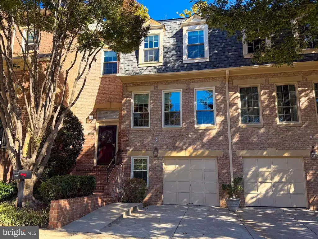 1423 Mclean Mews Ct, MCLEAN