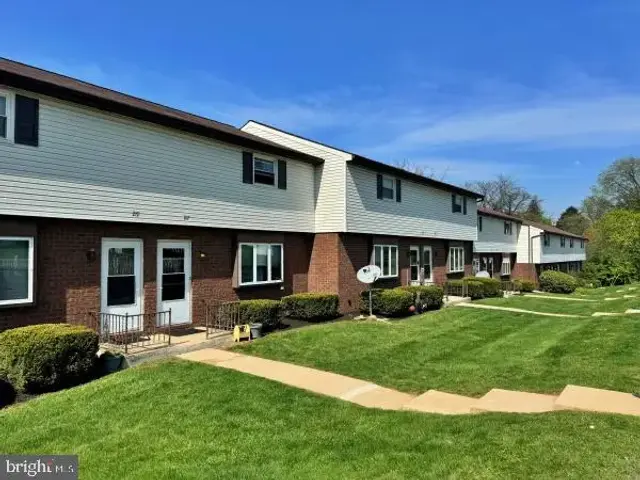 205 Catalpa Ln, Red Lion