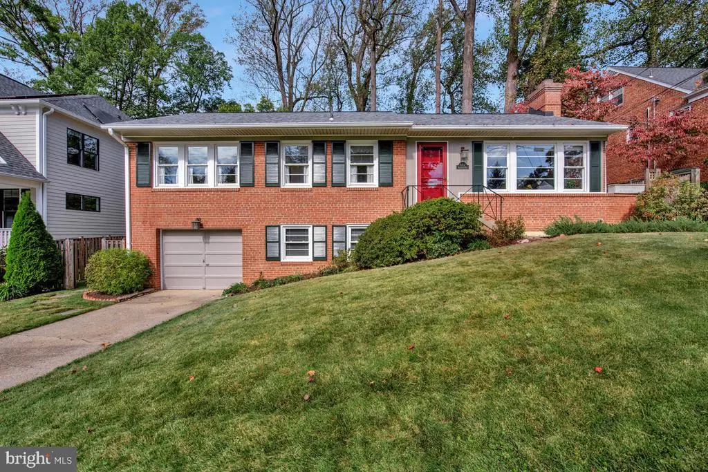 5811 Ridgefield Rd, BETHESDA