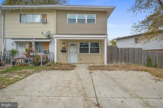 43 Thorn Ln, New Castle