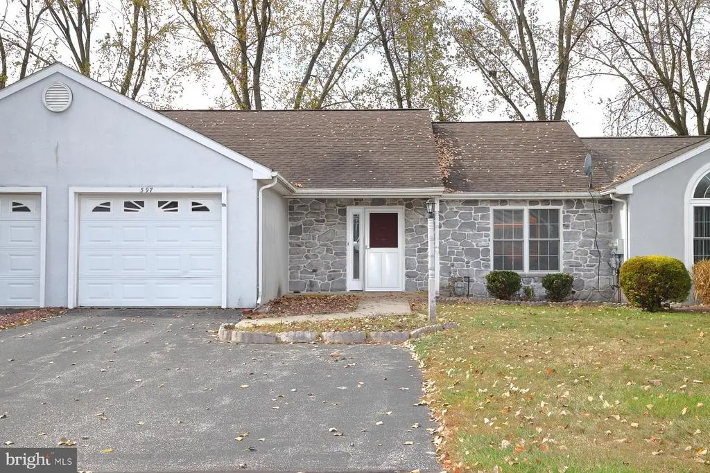 597 Blueberry Ln, LEBANON