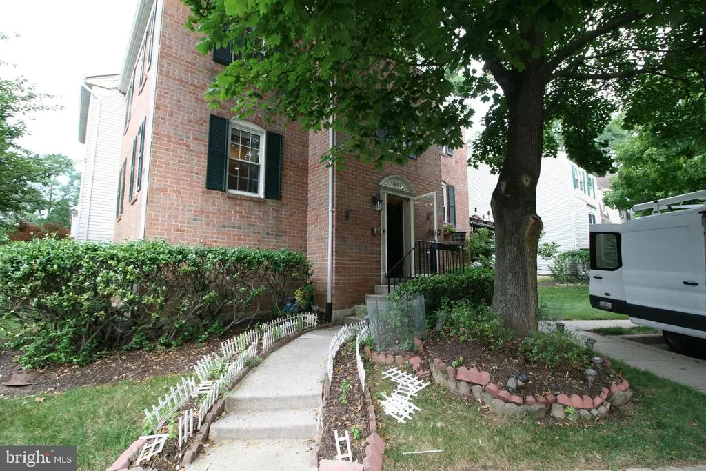 632 Ivy League Ln #17-94, Rockville