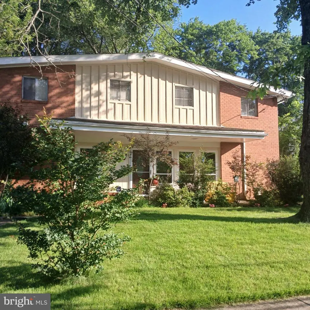 907 N Belgrade Rd, Silver Spring