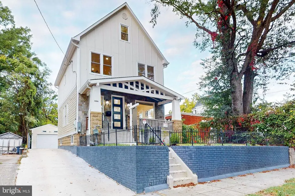 2806 Franklin St Ne, WASHINGTON