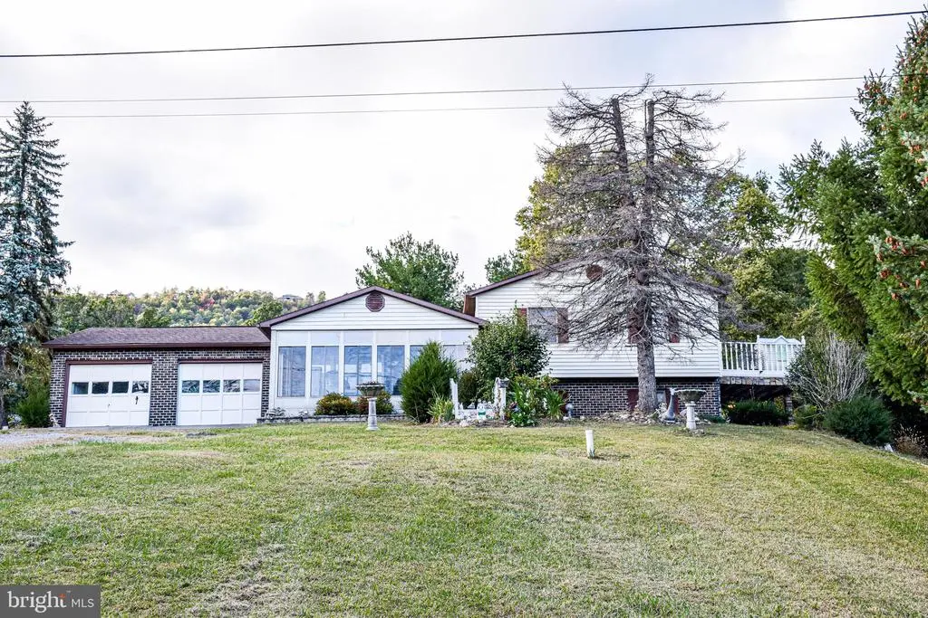 939 Loop Rd, Gerrardstown