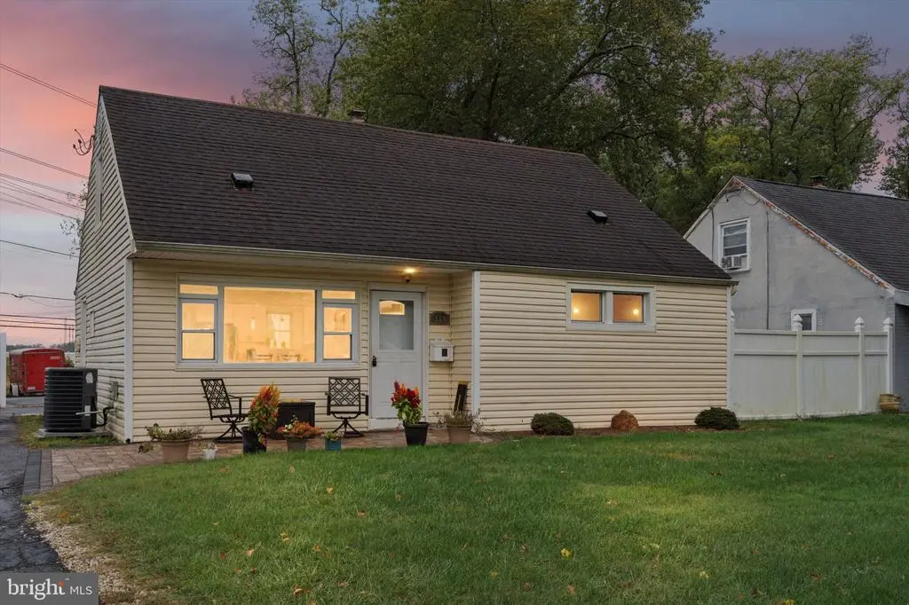 804 Winder Dr, BRISTOL