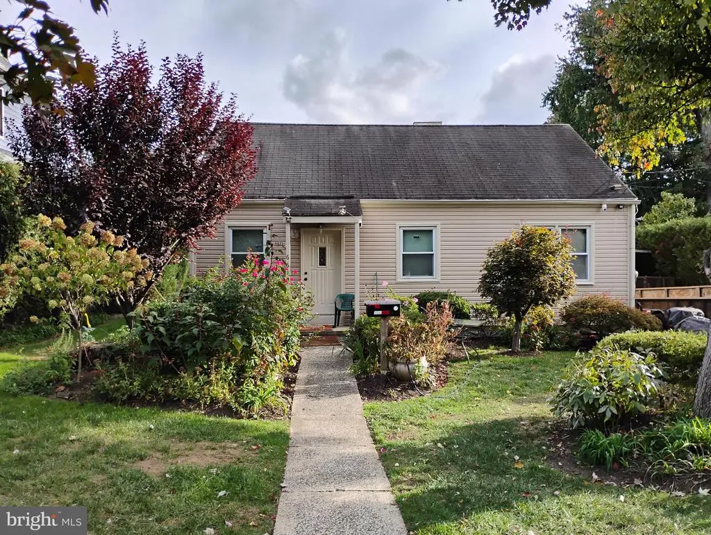 6613 Fisher Ave, Falls Church