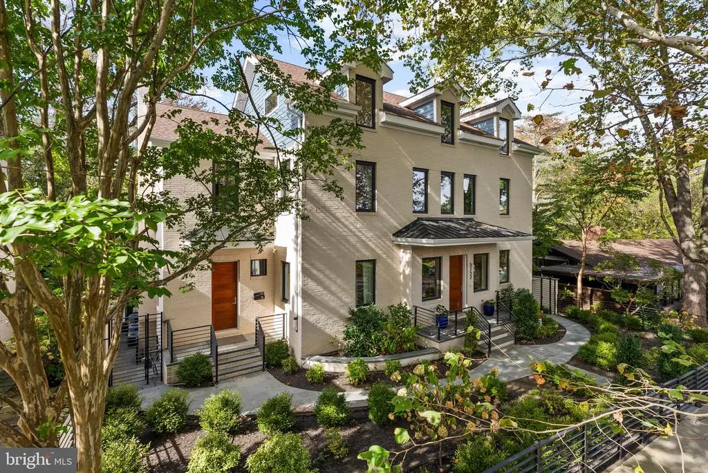 5152 Linnean Ter Nw, WASHINGTON