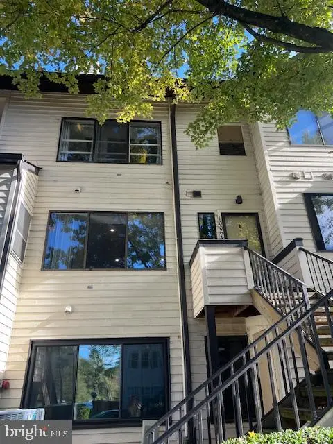 10064 Hellingly Pl #267, Gaithersburg