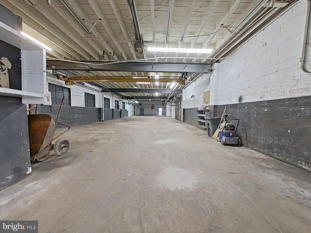 6832 New State Rd, PHILADELPHIA