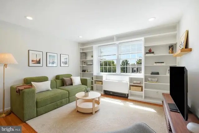 2030 N Vermont St #301, Arlington