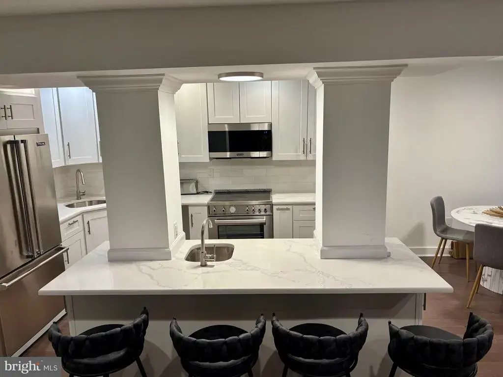 105 Lombard St #b, PHILADELPHIA