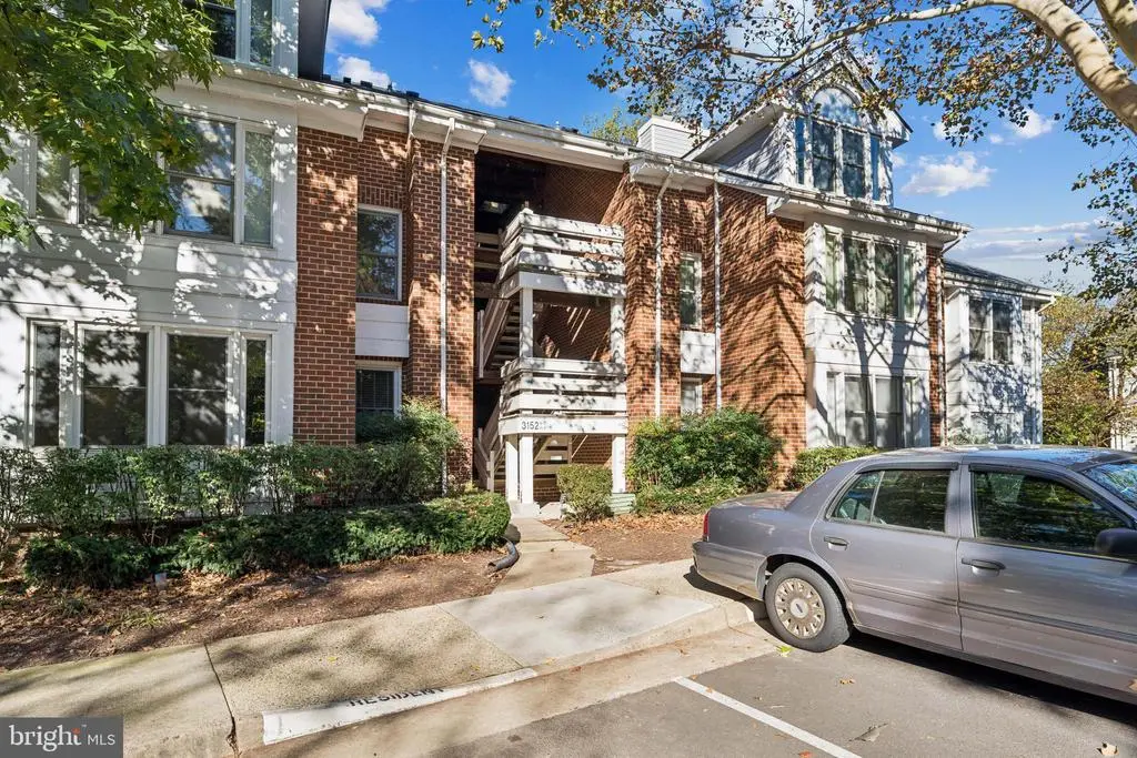 3152-b Covewood Ct, Falls Church