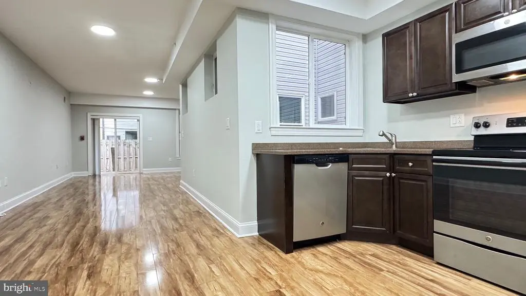 1216 N 7th St, PHILADELPHIA