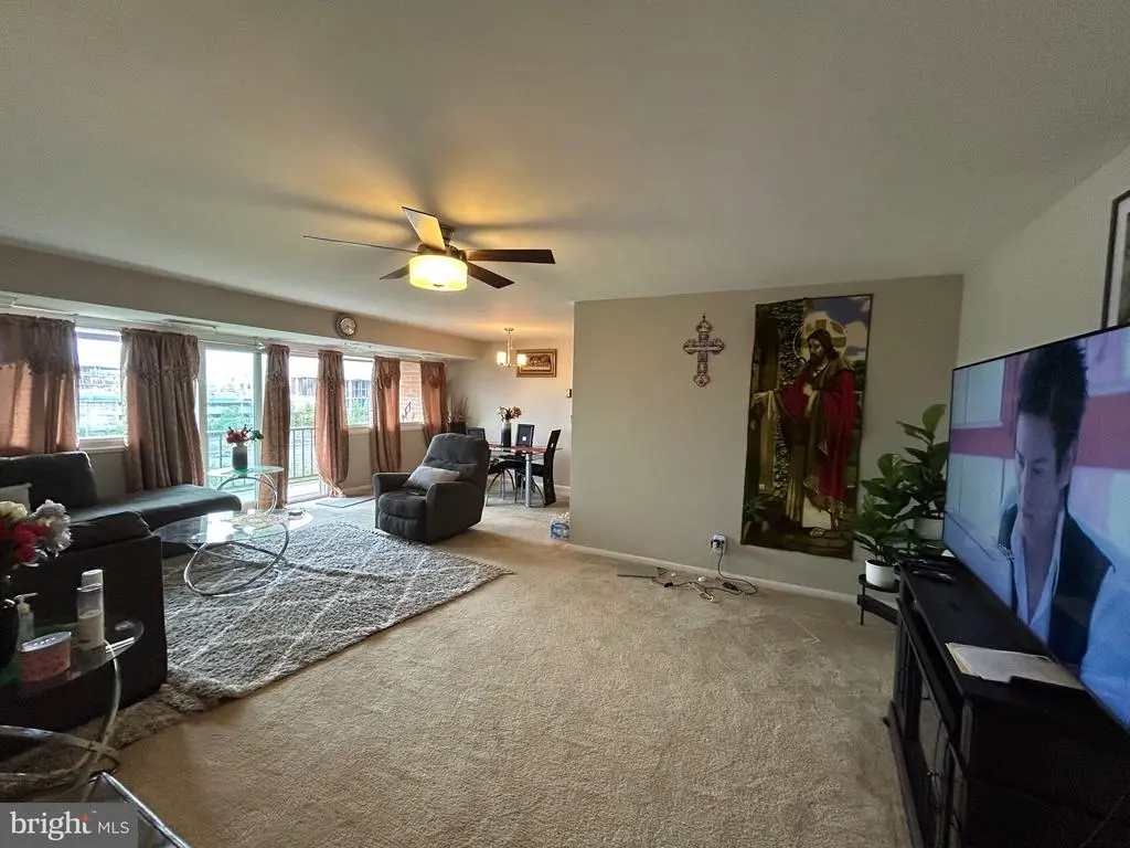 5801 Quantrell Ave #509, Alexandria