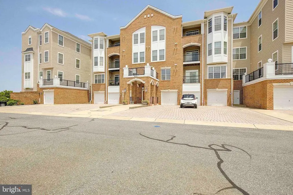 8610 Fluttering Leaf Trl #208, Odenton