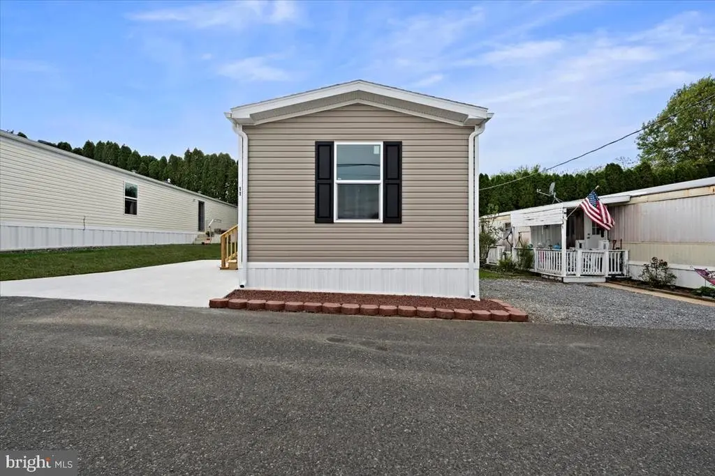 11 Woodland Ln, MERTZTOWN