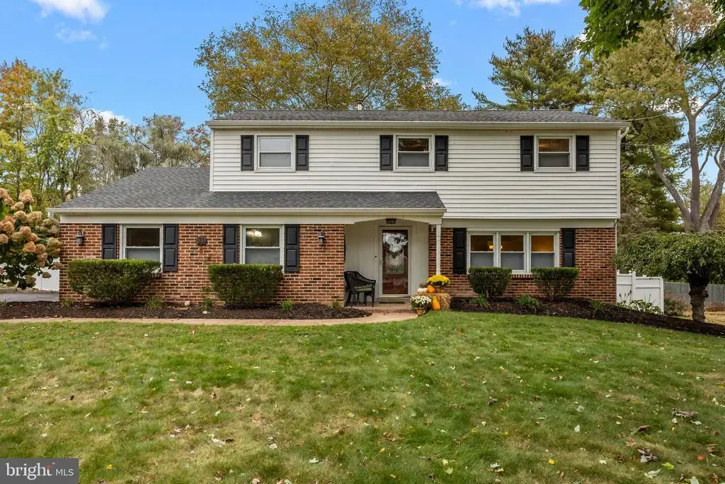 6 Plymouth Ln, YARDLEY