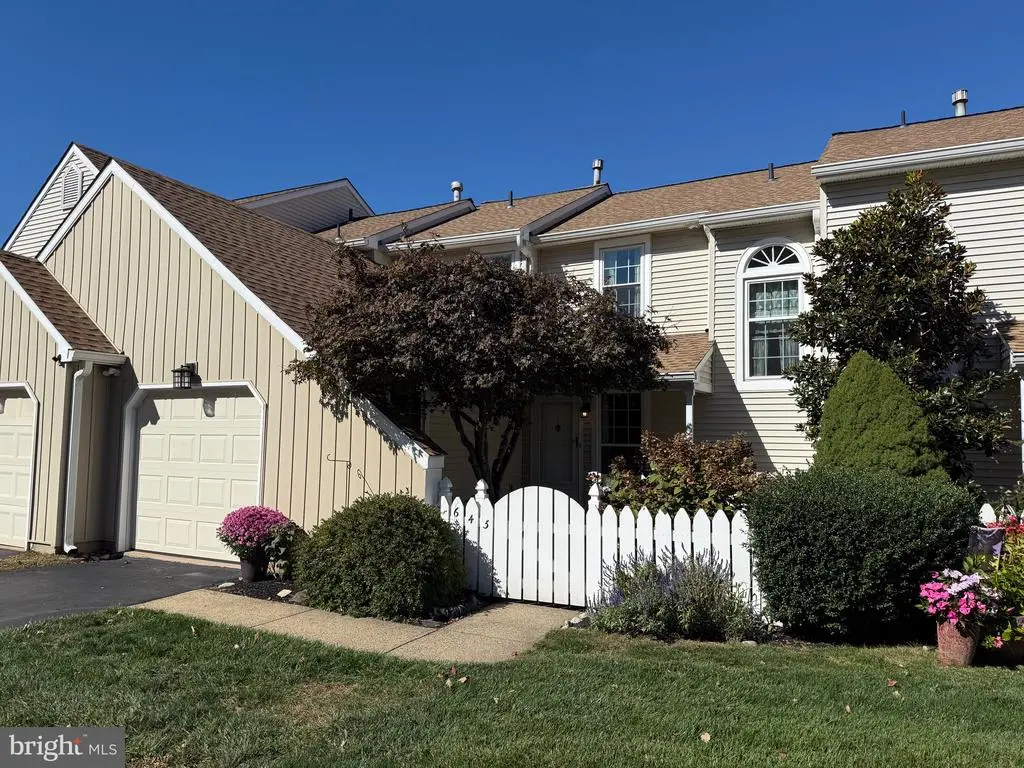 643 Croft Dr, SOUTHAMPTON