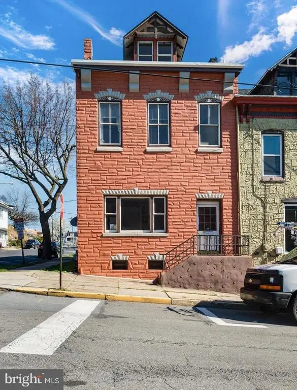 245 Chestnut St, Reading