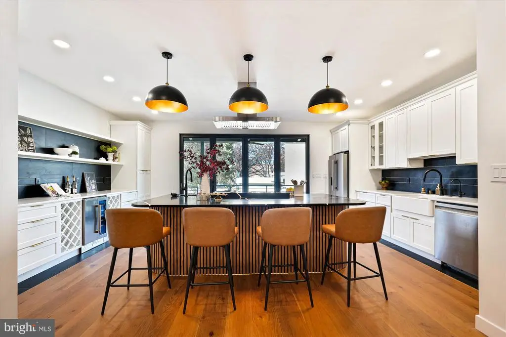 951 Shepherd St Nw, WASHINGTON