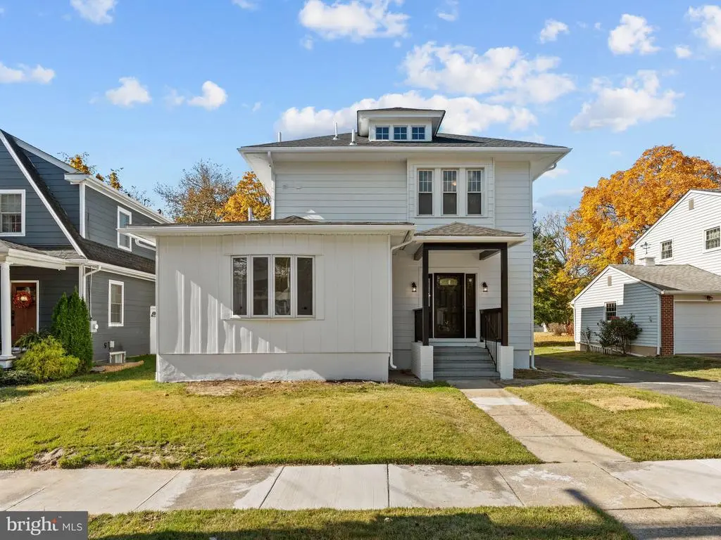 21 S Columbia St, WOODBURY