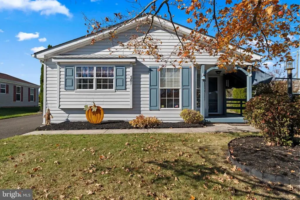 561 Spring Meadow Cir, NEW HOPE