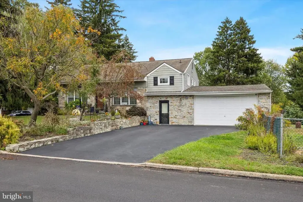 475 Constitutional Dr, WARMINSTER
