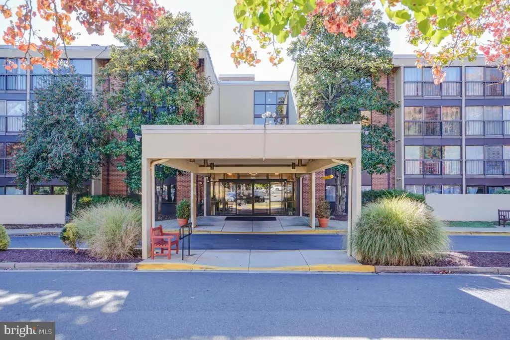 2921 N Leisure World Blvd #1-226, Silver Spring