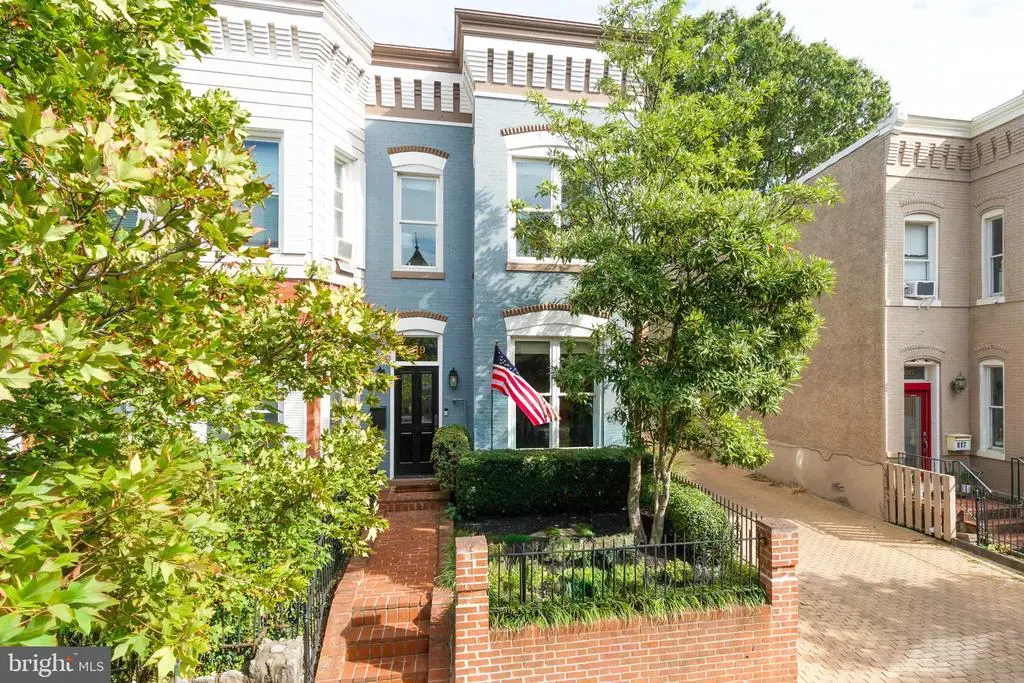 819 11th St Ne, WASHINGTON