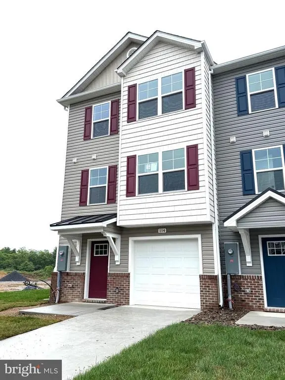 131 Olga Dr, MARTINSBURG