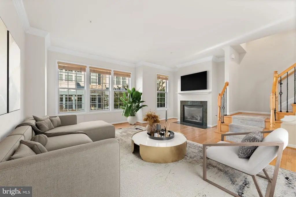 602 Overlook Park Dr, NATIONAL HARBOR