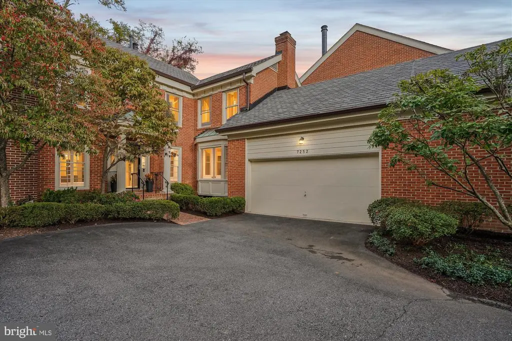 7252 Evans Mill Rd, MCLEAN