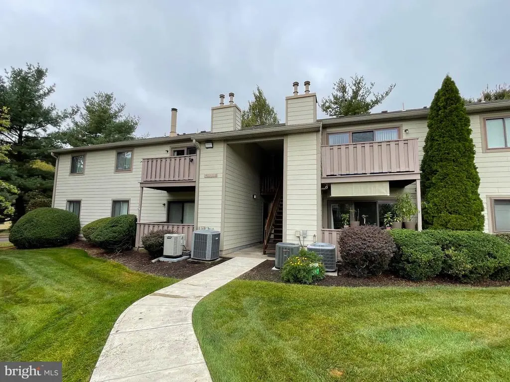 1413 Morris Ct, NORTH WALES